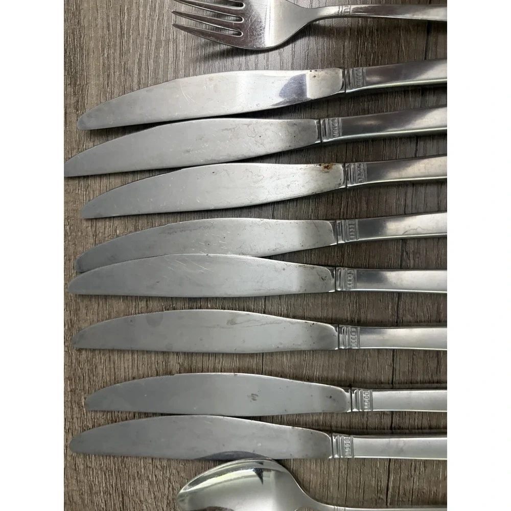 Oneida VINLAND Community Stainless flatware 18pcs Silverware Forks Spoon Knives